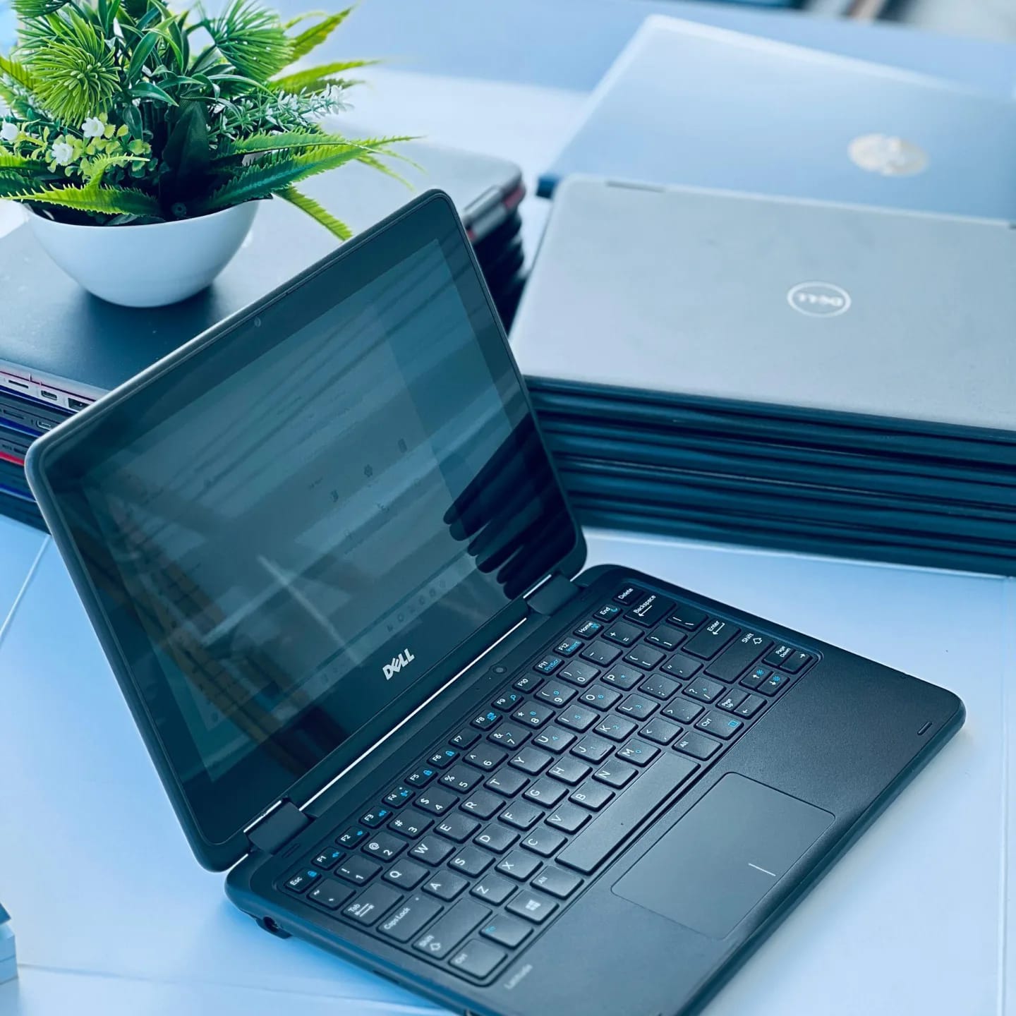 Dell Latitude 3190 (128gb ssd storage, 8gb ram)